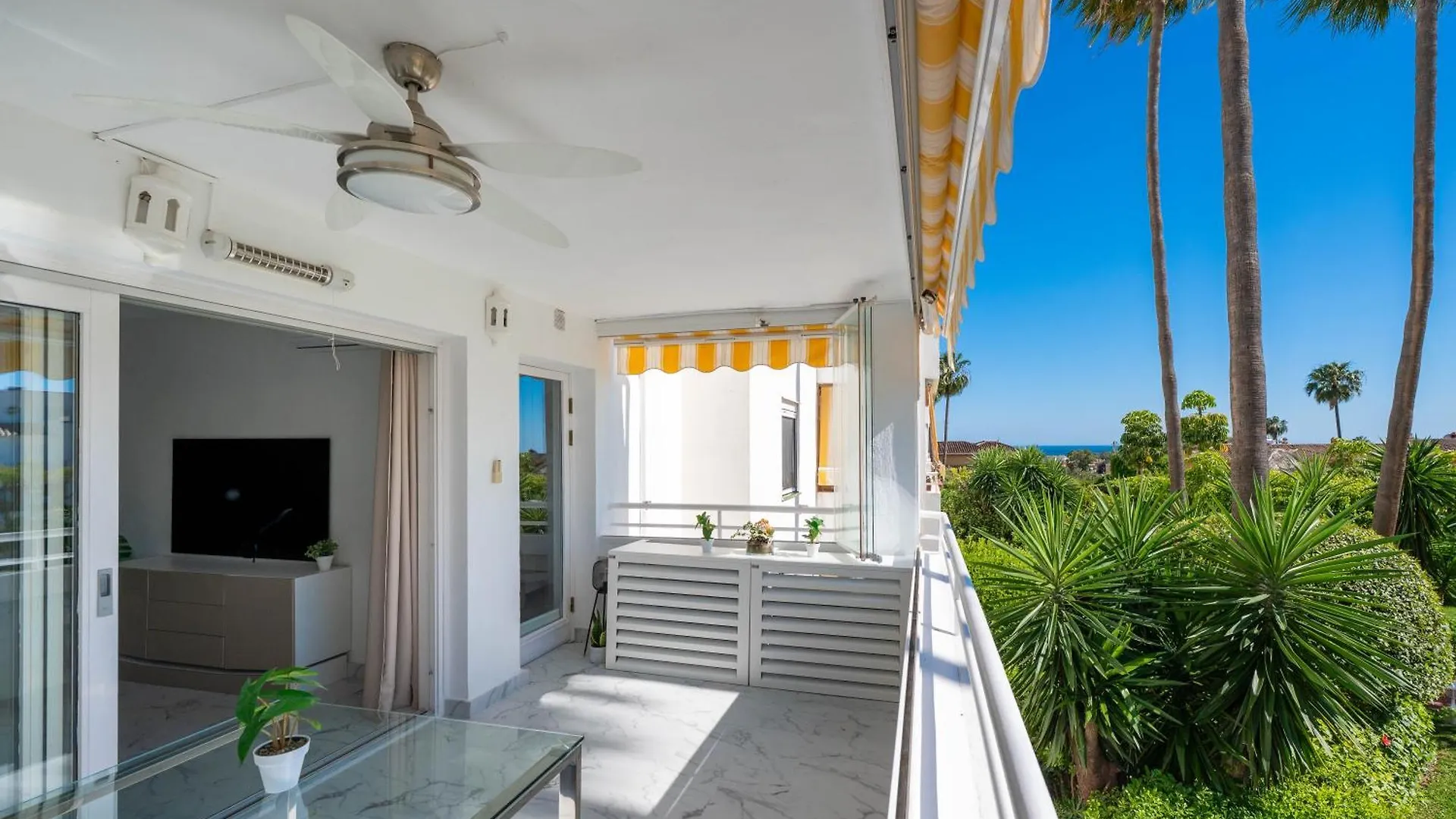 Sea View Nordic Royal Club Apartment Estepona