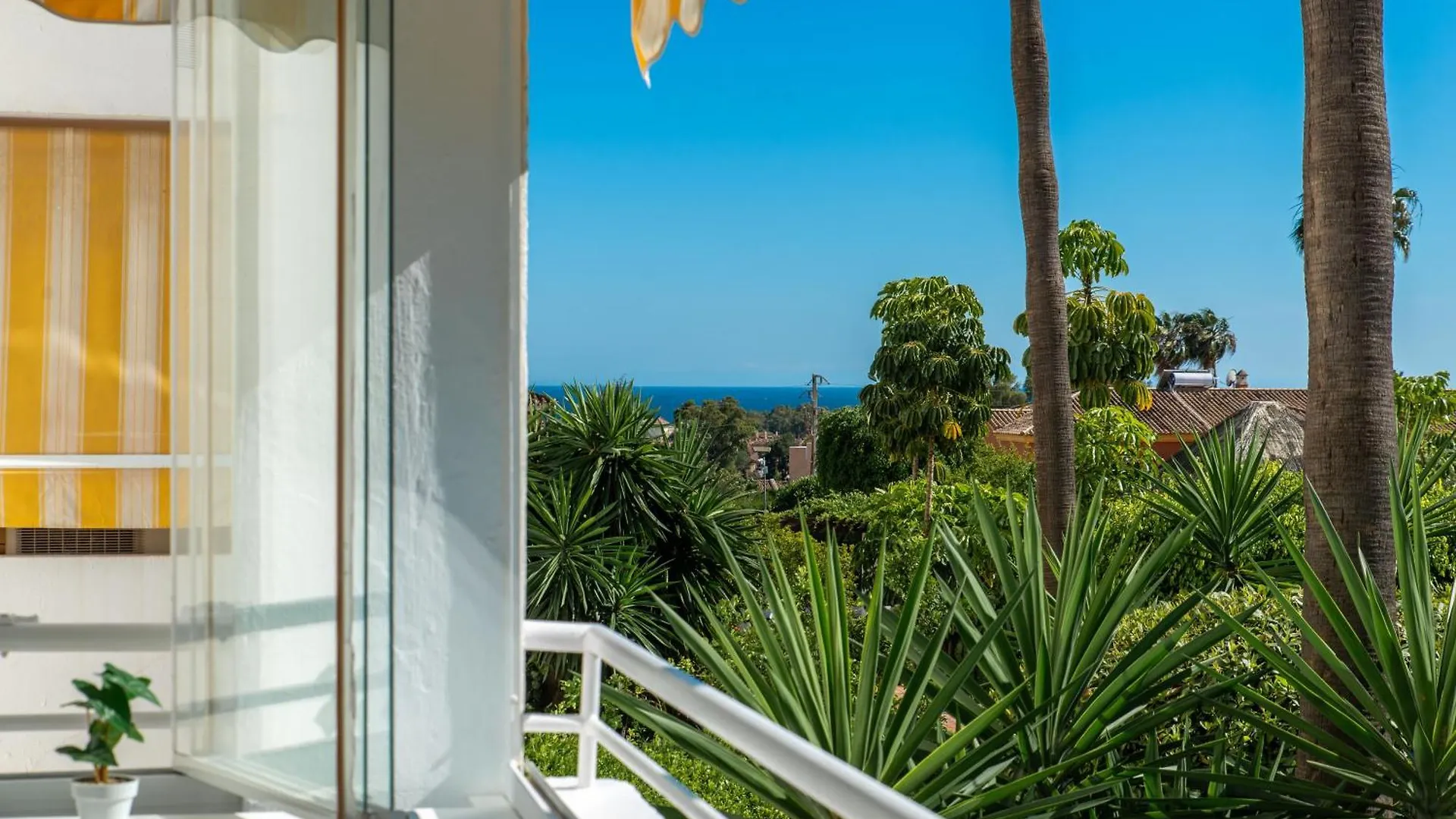 Sea View Nordic Royal Club Apartment Estepona